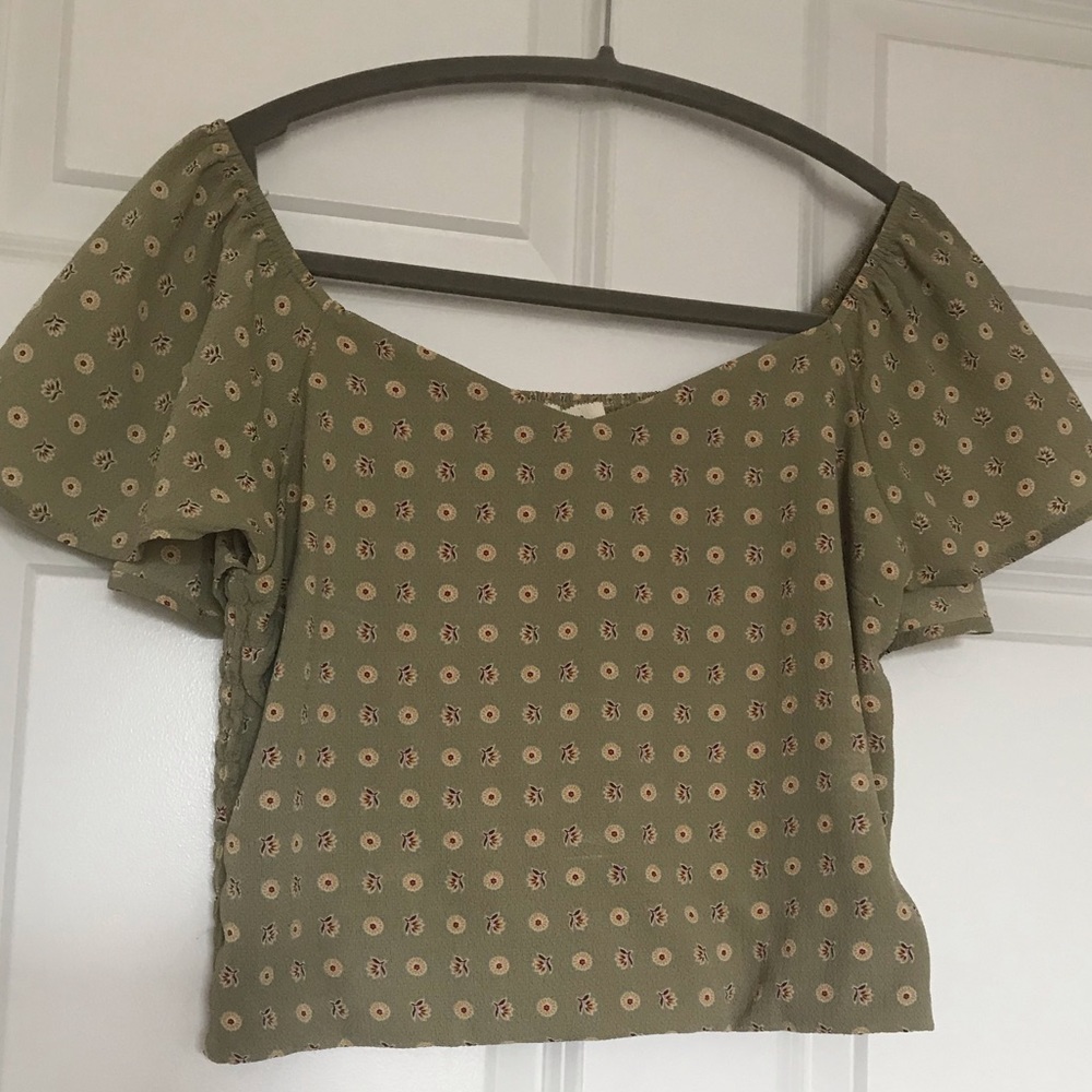 Green floral top
